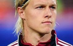 Simon Kjær Kimdir