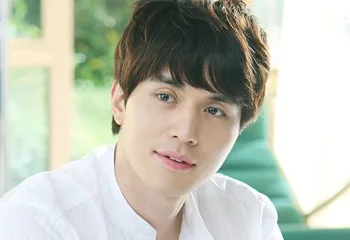Lee Dong Wook Kimdir