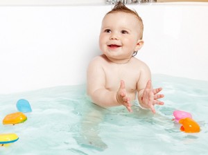 Bebeklerde Banyo Korkusunu