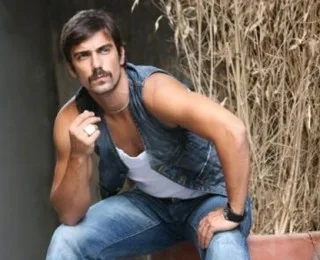 İbrahim Çelikkol kimdir?