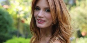 Ayça Varlıer Kimdir