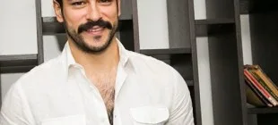 Burak Özçivit Kimdir?