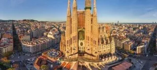 Barselona’daki Muhteşem Mimari Yapı La Sagrada Familia Hakkında