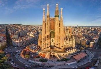 Barselona’daki Muhteşem Mimari Yapı La Sagrada Familia Hakkında