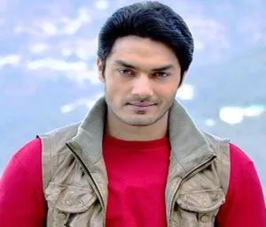 avinesh-rekhi-hakkinda