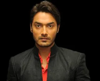 Avinesh Rekhi Kimdir