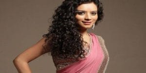 Sukirti Kandpal Kimdir