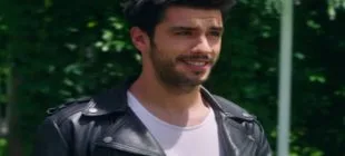 Aras Aydın Kimdir