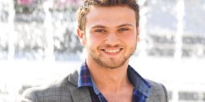 Aras Bulut İynemli Kimdir