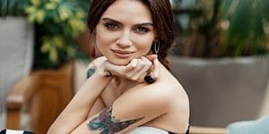 Birce Akalay Kimdir