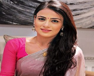 Radhika Madan Kimdir
