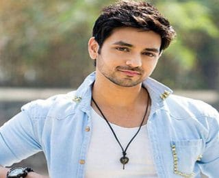Shakti Arora Kimdir