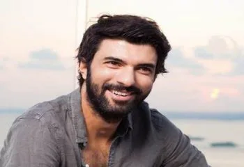 Engin Akyürek Kimdir
