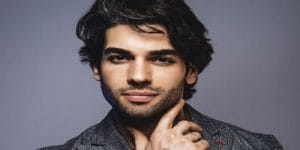 Şükrü Özyıldız Kimdir