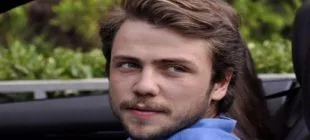 Tolga Sarıtaş Kimdir