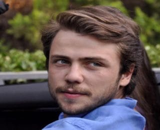 Tolga Sarıtaş Kimdir