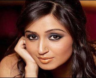 Pallavi Purohit Kimdir