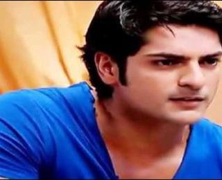 Ashish Kapoor Kimdir