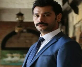 Uğur Güneş Kimdir