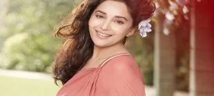 Madhuri Dixit Kimdir