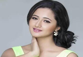Rashami Desai Kimdir