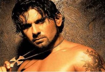 Sikandar Kharbanda Kimdir