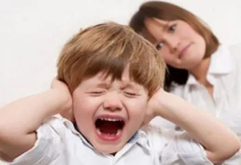 Kreşte ve Evde Çocuğum Çok Hırçın Davranıyor. Ne Yapabilirim