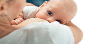 Yeni Doğan Bebek İlk Olarak Ne Zaman Emzirilmelidir