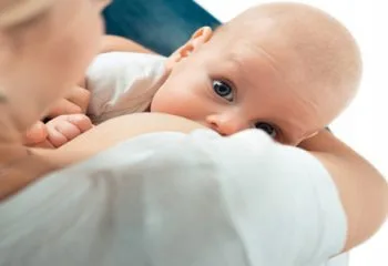 Yeni Doğan Bebek İlk Olarak Ne Zaman Emzirilmelidir