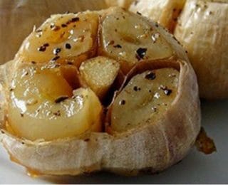 6 Diş Közlenmiş Sarımsak Yedikten Sonra Vücudumuzda Neler Oluyor