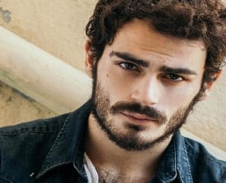 Erdem Kaynarca Kimdir