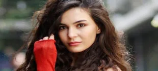Ebru Şahin Kimdir