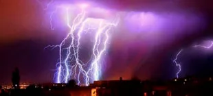 Elektrik Yüklü Cisimler: Atmosferdeki Doğal Elektriklenme