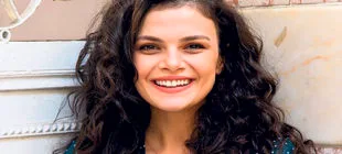 Sinem Ünsal Kimdir
