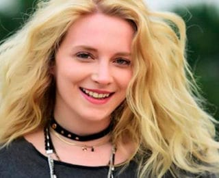 Hayal Köseoğlu Kimdir