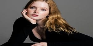 Ellie Bamber Kimdir