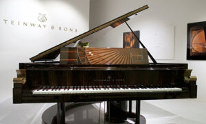 Steinway & Sons Piyano